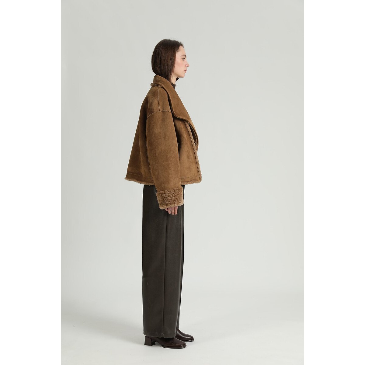 Abrigo tipo sherpa reversible camel, SEE U SOON