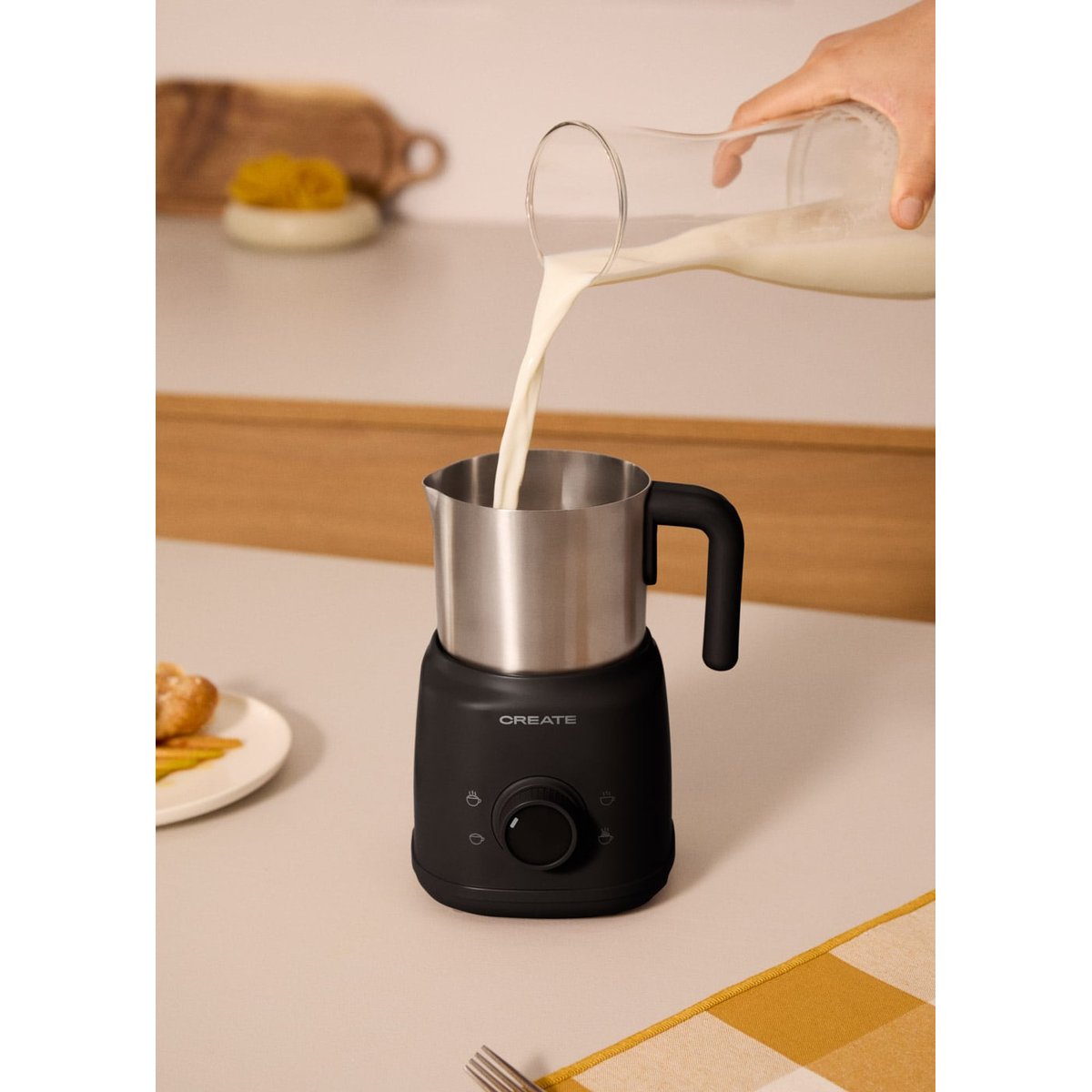 Mousseur et chauffe-lait MILK FROTHER RETRO noir, CREATE