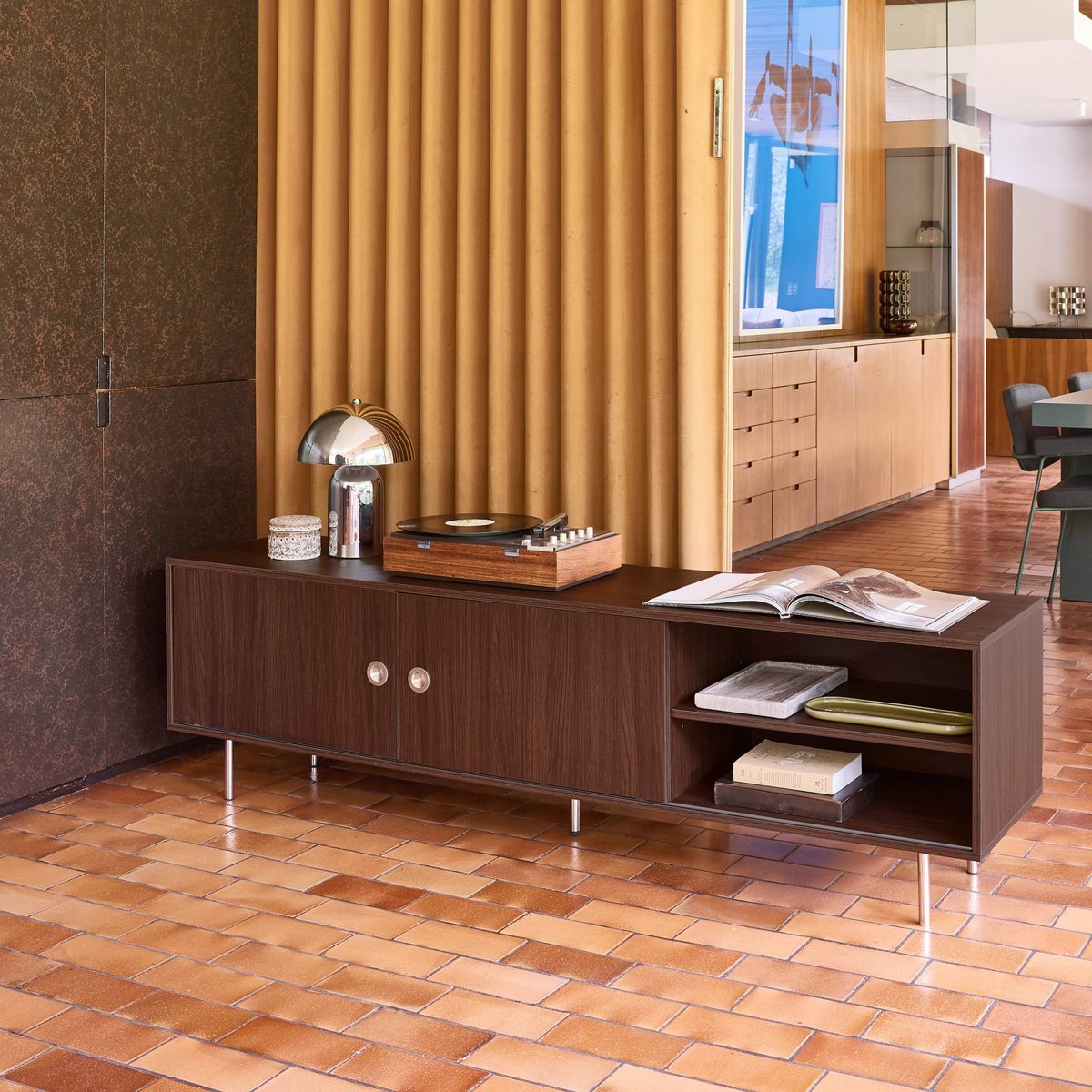 Meuble TV vintage décor bois et acier inoxydable 2 portes 180cm SHELBY noyer, SWEEEK