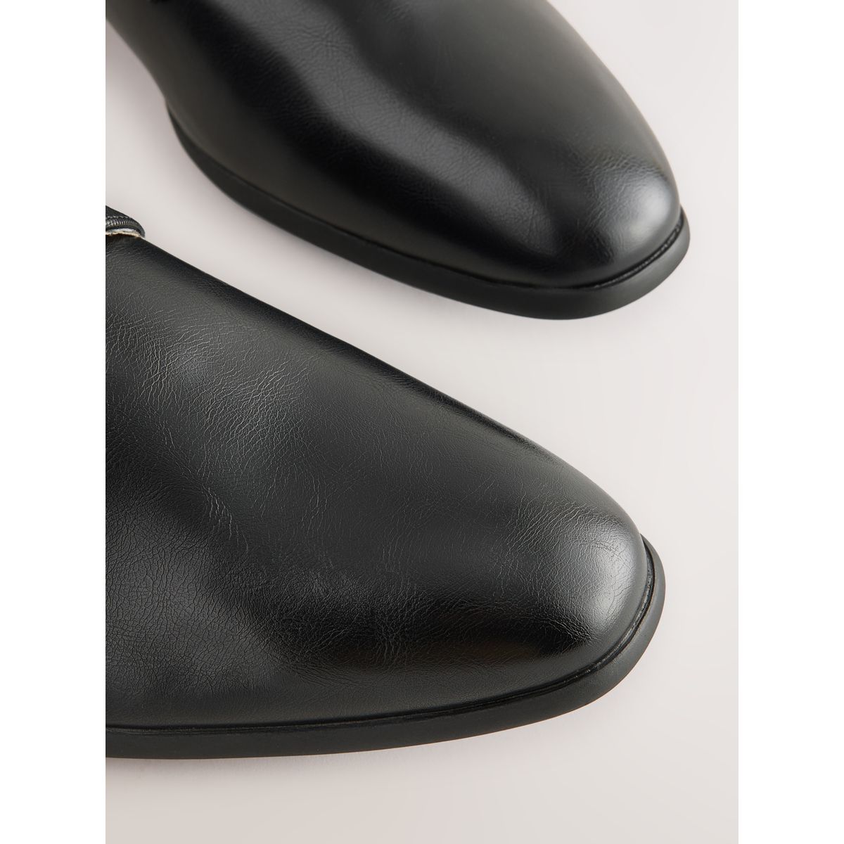 Derbys noir, NEXT