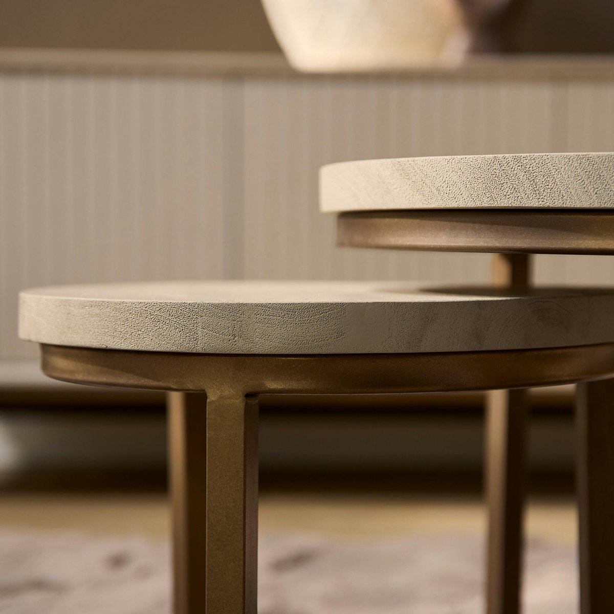 Table basse gigogne bois sable pied bronze (lot de 3) CORTINA beige, PIER IMPORT