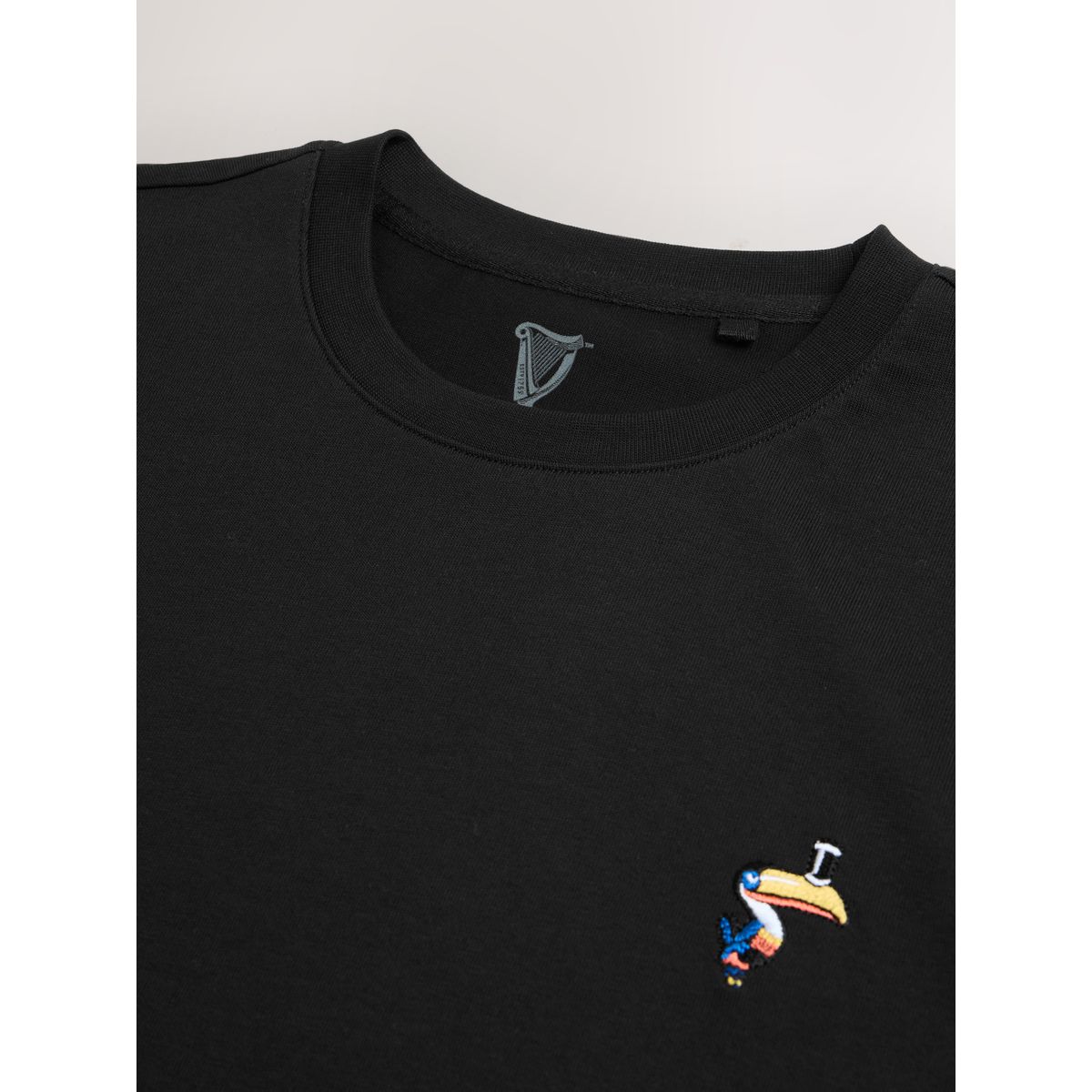 T-shirt brodé uni licence noire guinness, NEXT