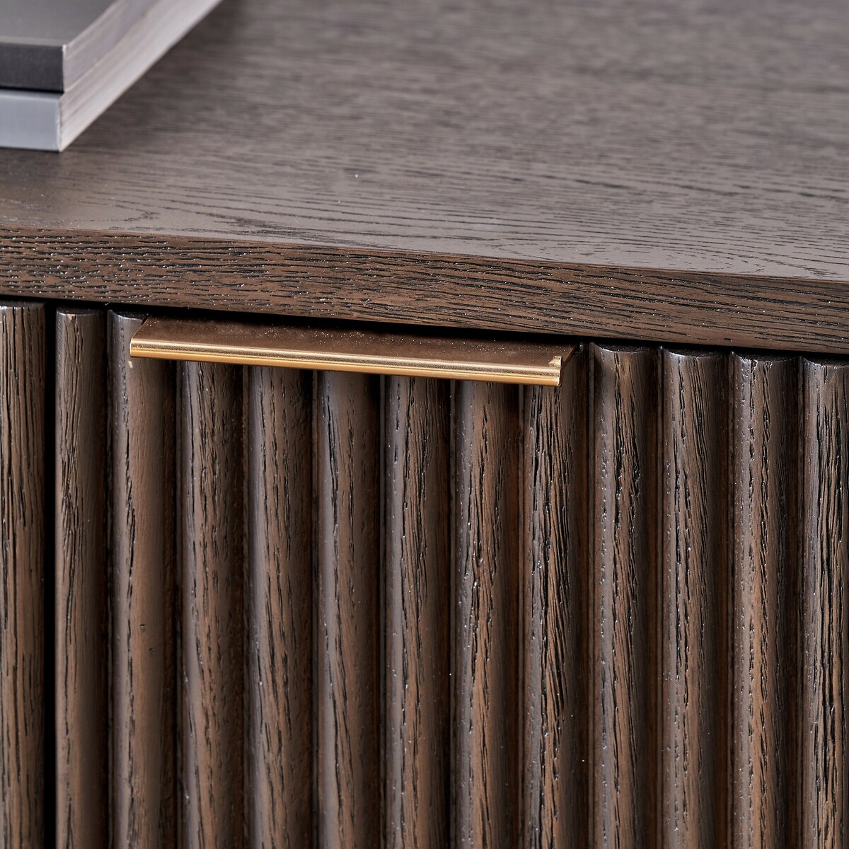 Renzo Fluted Oak 3 Door Sideboard smoked oak, ÉDITÉ