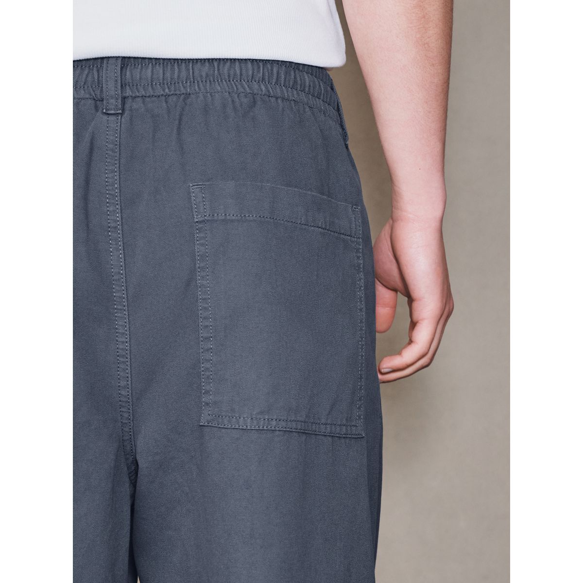 Pantalon chino à 2 plis et taille élastique bleu, NEXT