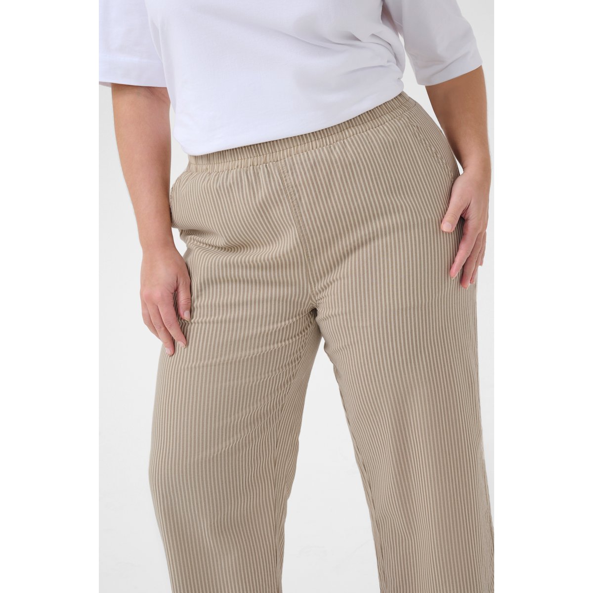 Pantalon casual beige chinchilla / blanc white stripe, KAFFE CURVE
