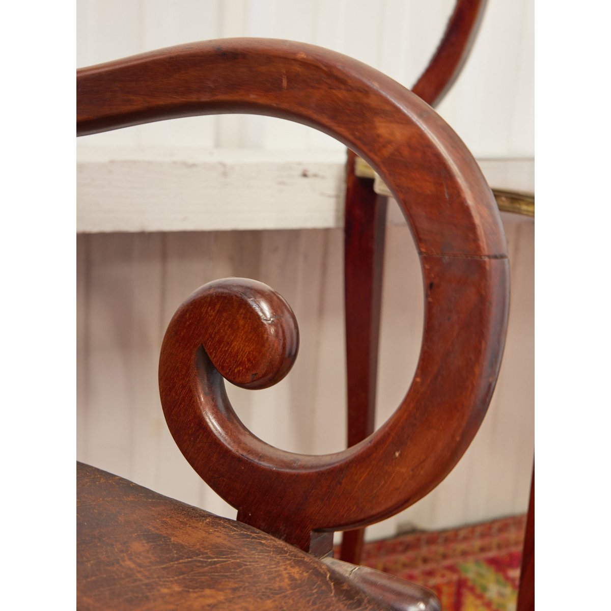 Fauteuil en cuir Ernest N°1079 - Bon état marron, DEBONGOUT