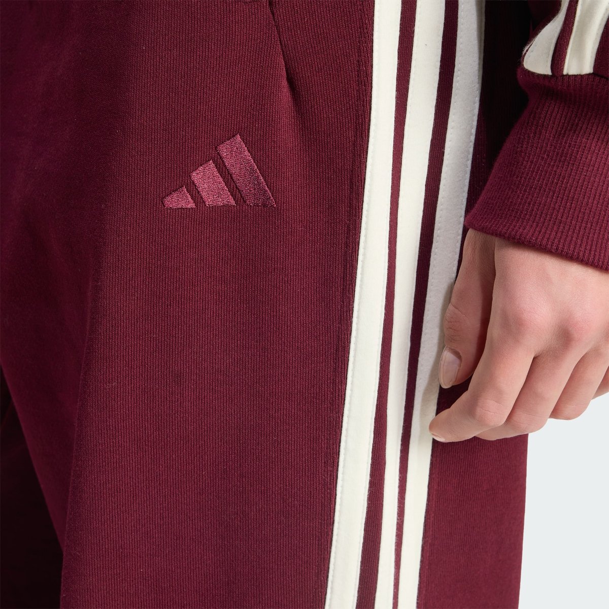 Pantalon Bas Resserrés Large Adidas Kit 3-Stripes Pantalon Bas Resserrés Large Adidas Kit 3-Stripes maroon / off white, ADIDAS SPORTSWEAR