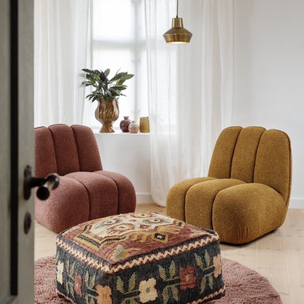Fauteuil bas moelleux vieux rose, MADAM STOLTZ