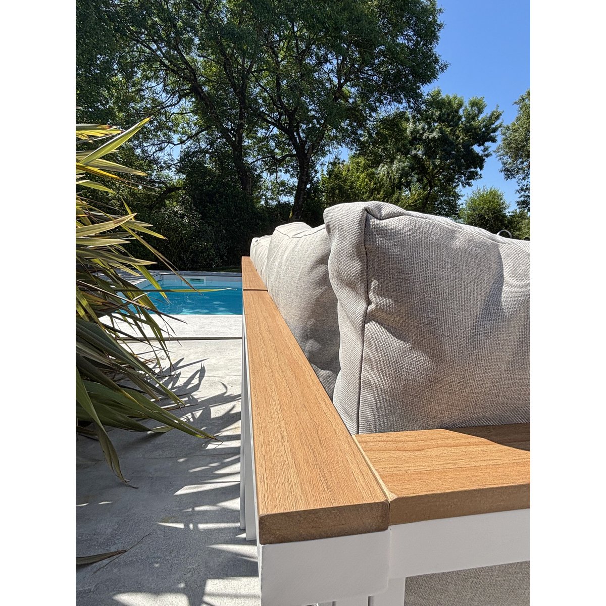 Ensemble repas de jardin 9 places MAJARI blanc, REMARQUABLE
