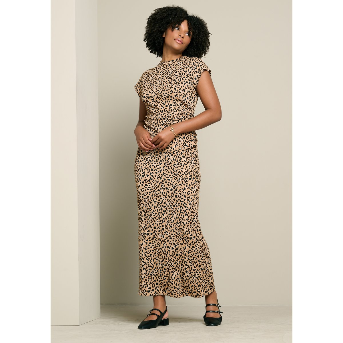 Jupe droite gaufrée imprimé léopard camel beige, LOLALIZA