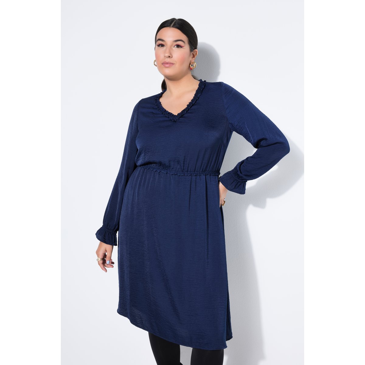 Robe midi coupe trapèze avec ruchés marine, STUDIO UNTOLD