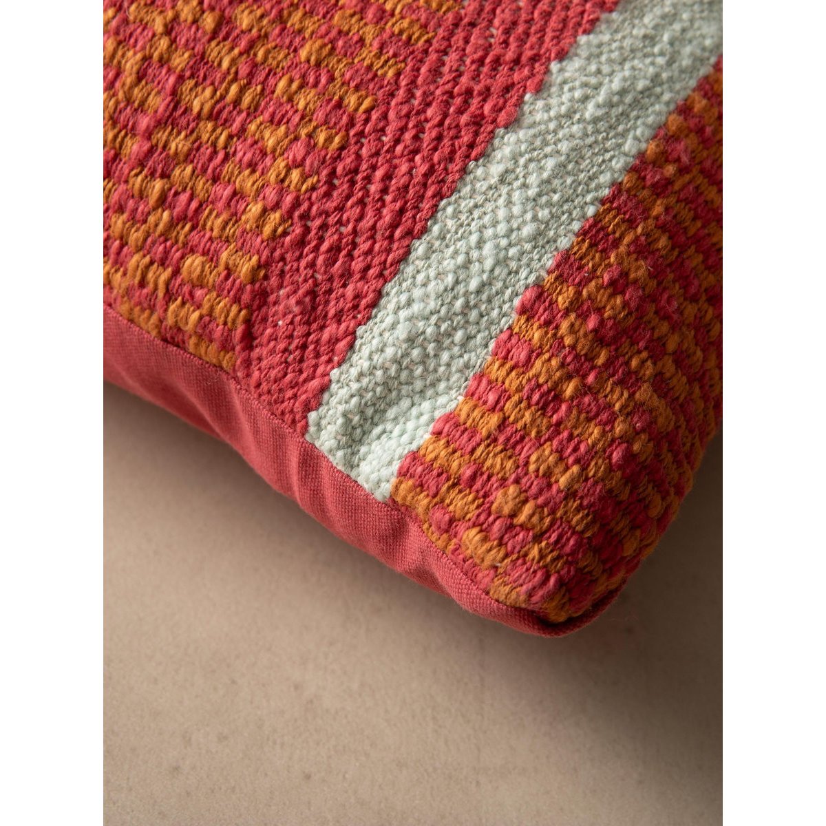 Coussin 100% Coton Géométrique -API multicolore rouge / orange, KENAY