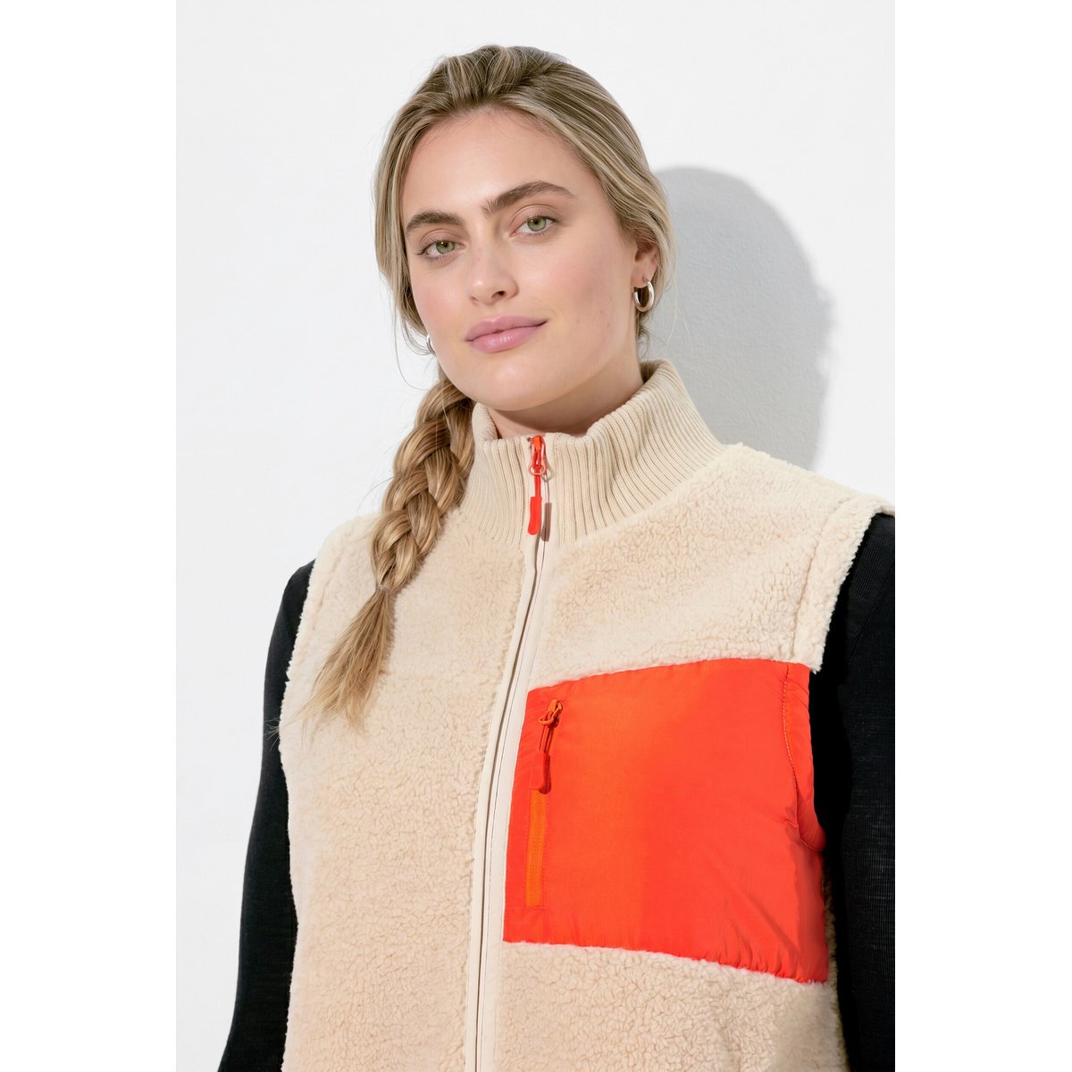 Gilet en polaire bouclée beige, ULLA POPKEN
