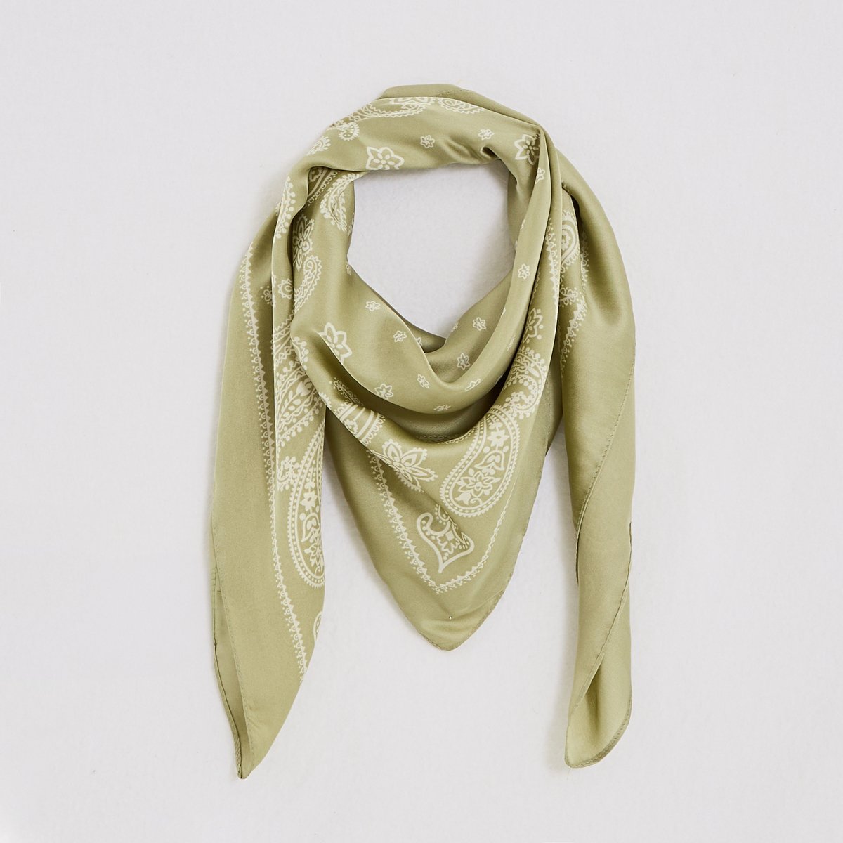Foulard carré motif bandana vert kaki, GRAIN DE MALICE