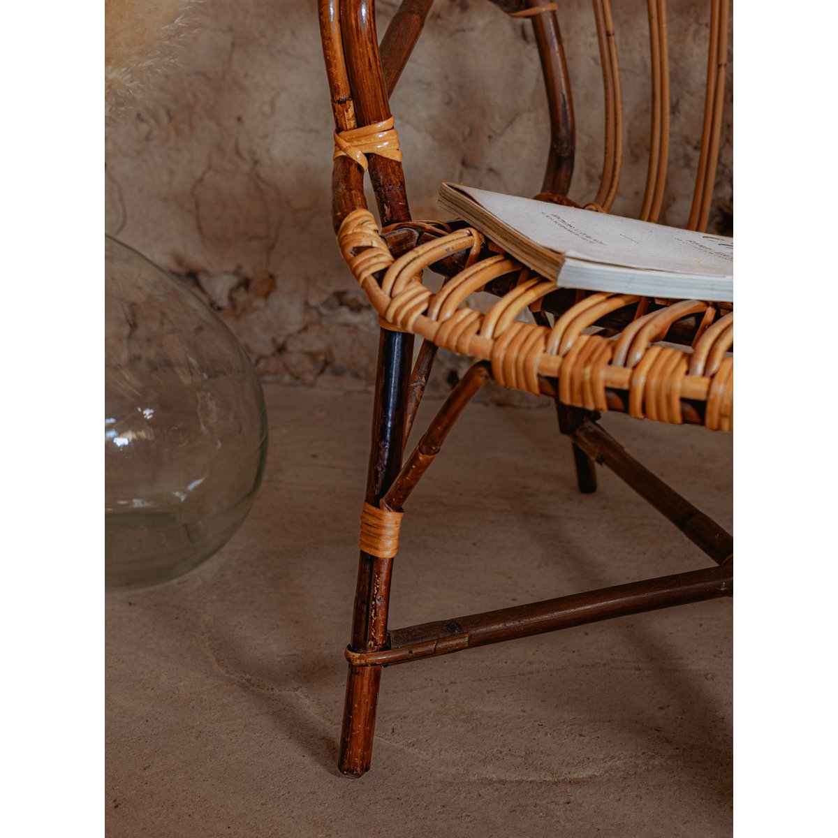 Fauteuil en rotin foncé Ernest N°861 - Bon état bois foncé, DEBONGOUT