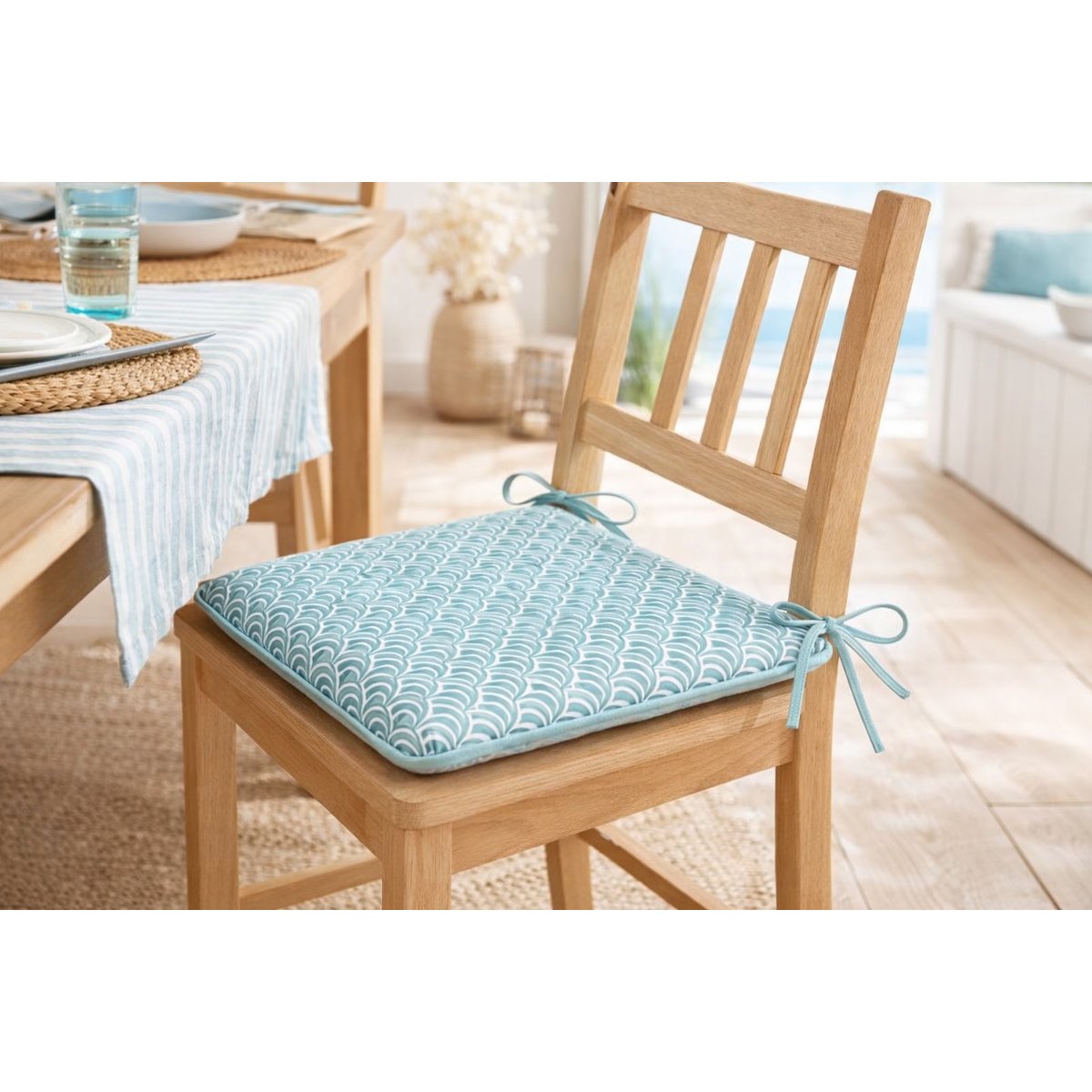 Galette de chaise motif graphique bleu, EDEN