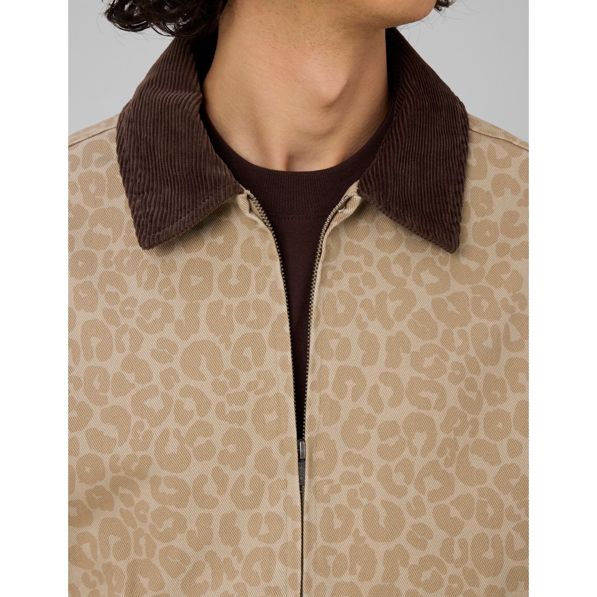 Veste zippée imprimée marron, BZB