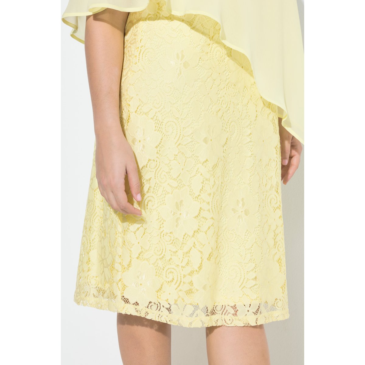 Robe en dentelle, coupe évasée jaune pâle, ULLA POPKEN