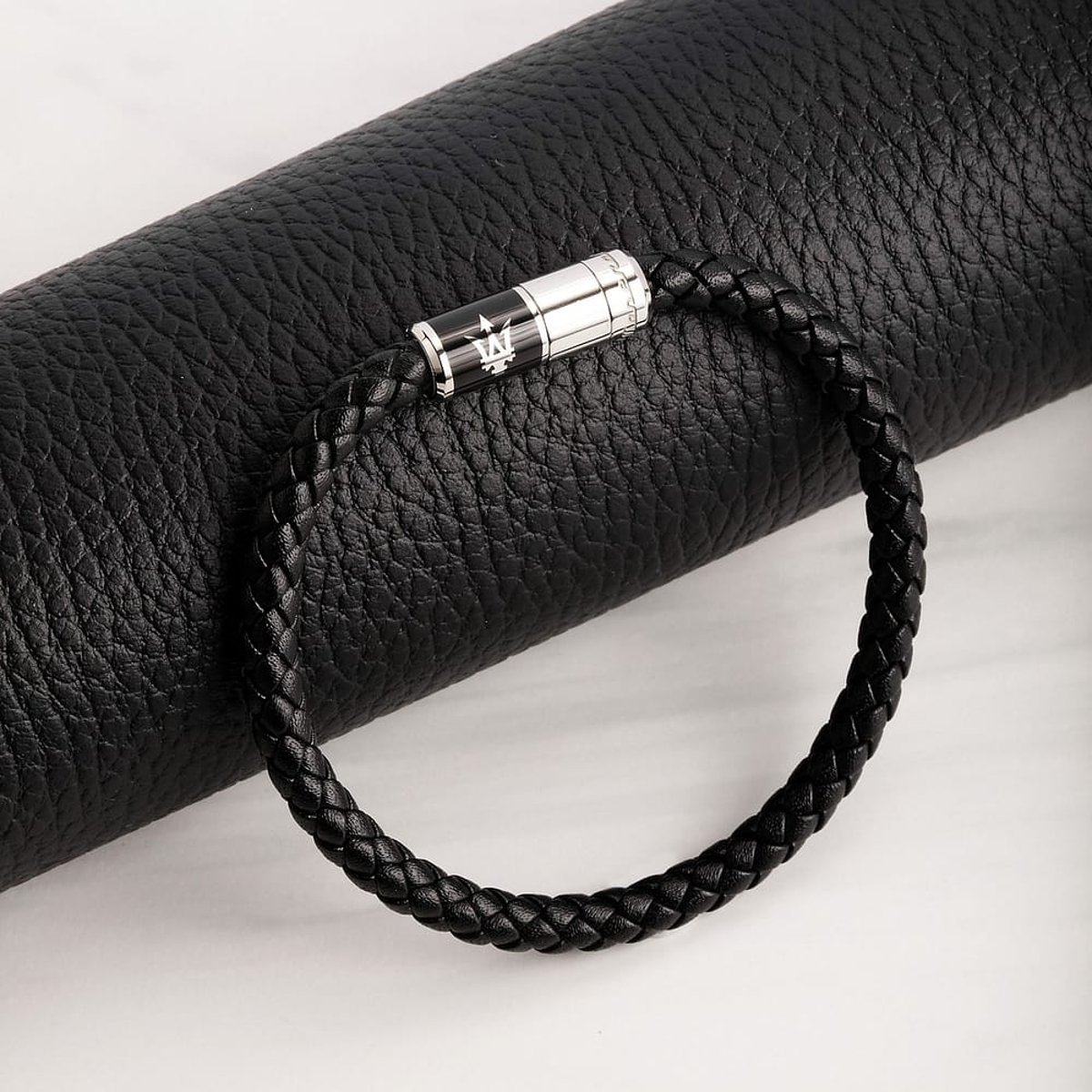 Bracelet MASERATI en Acier et Cuir Noir gris, MASERATI