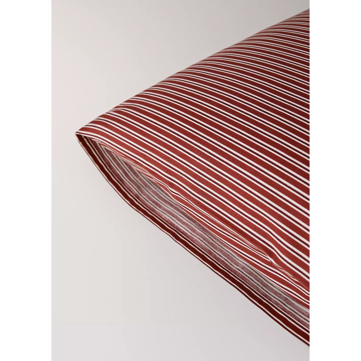Taie d'oreiller 100 % coton à rayures 50 x 75 cm rouge, MANGO HOME