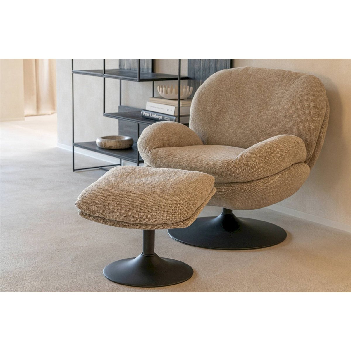Chaise longue en métal avec repose-pied beige et noir, RECOLLECTION