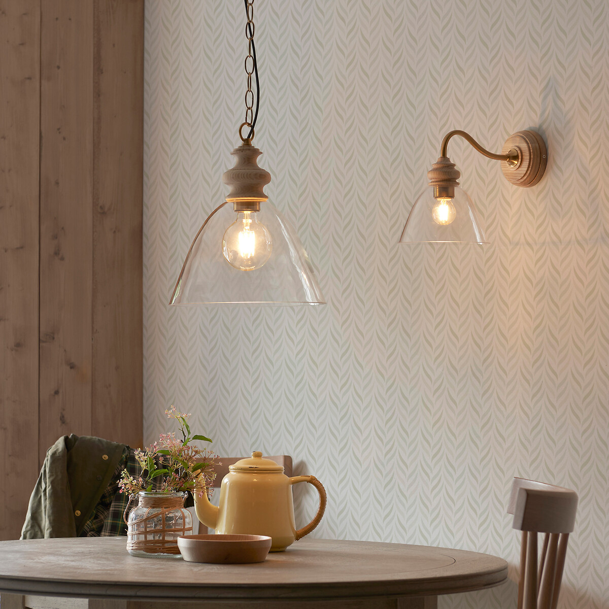 Clover Chain Drop Pendant Light in Natural Ash natural, ÉDITÉ