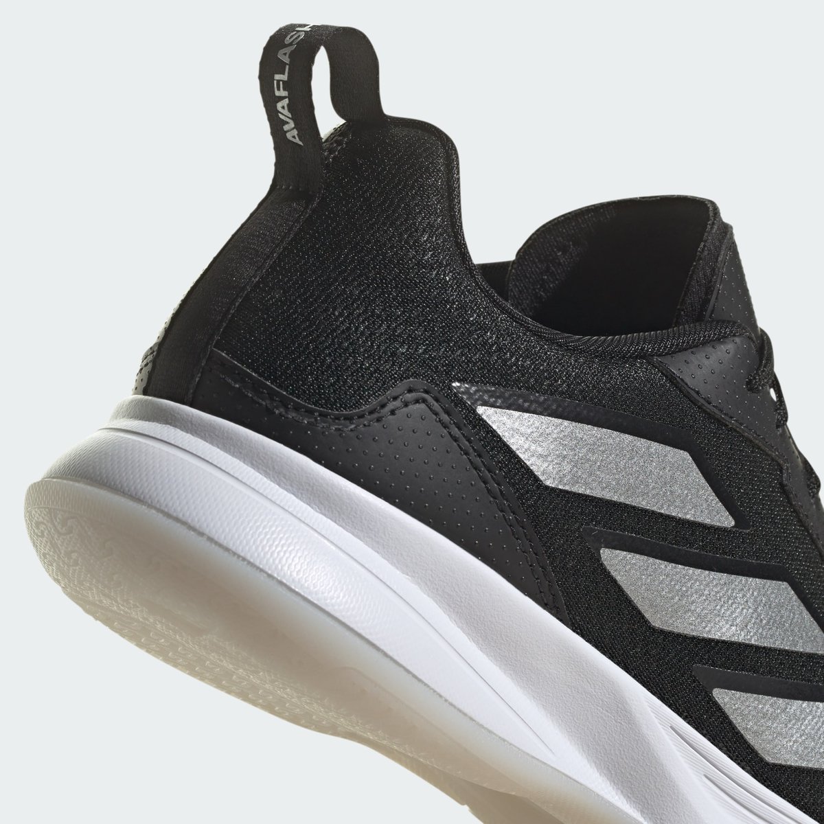Chaussure de tennis basse Avaflash core black / silver metallic / cloud white, adidas Performance