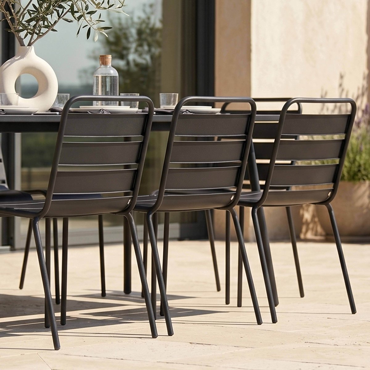 Salon de jardin table et 8 chaises en acier thermolaqué, PALAVAS gris anthracite, OVIALA