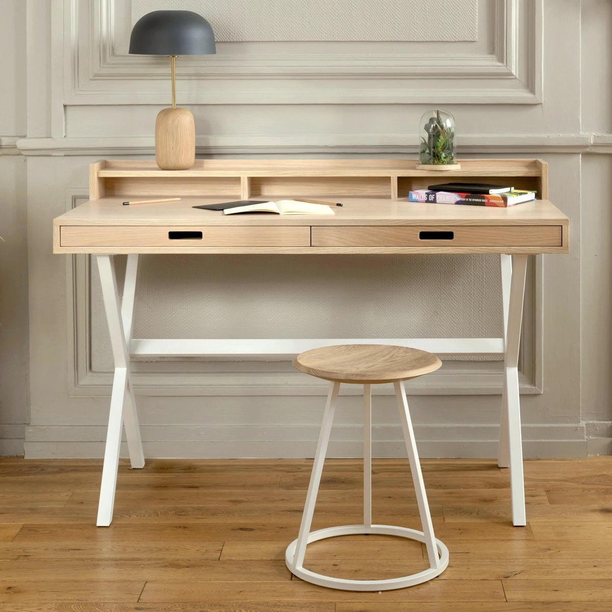 Tabouret 45cm avec pietement en métal et assise en frêne, GUSTAVE blanc, HARTO