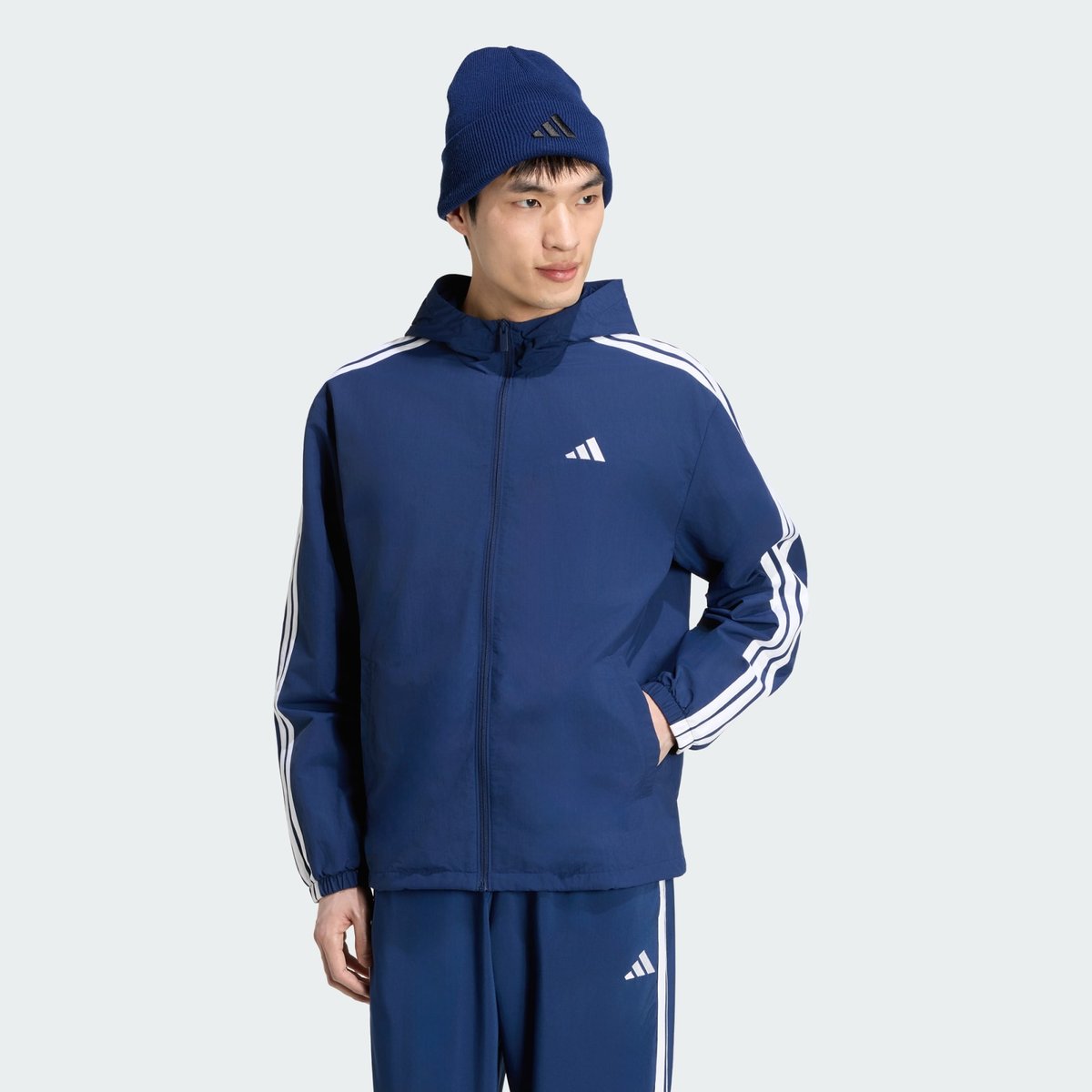 Coupe-Vent Tissé 3 Bandes Essentials Coupe-Vent Tissé 3 Bandes Essentials team navy blue 2 / white, ADIDAS SPORTSWEAR