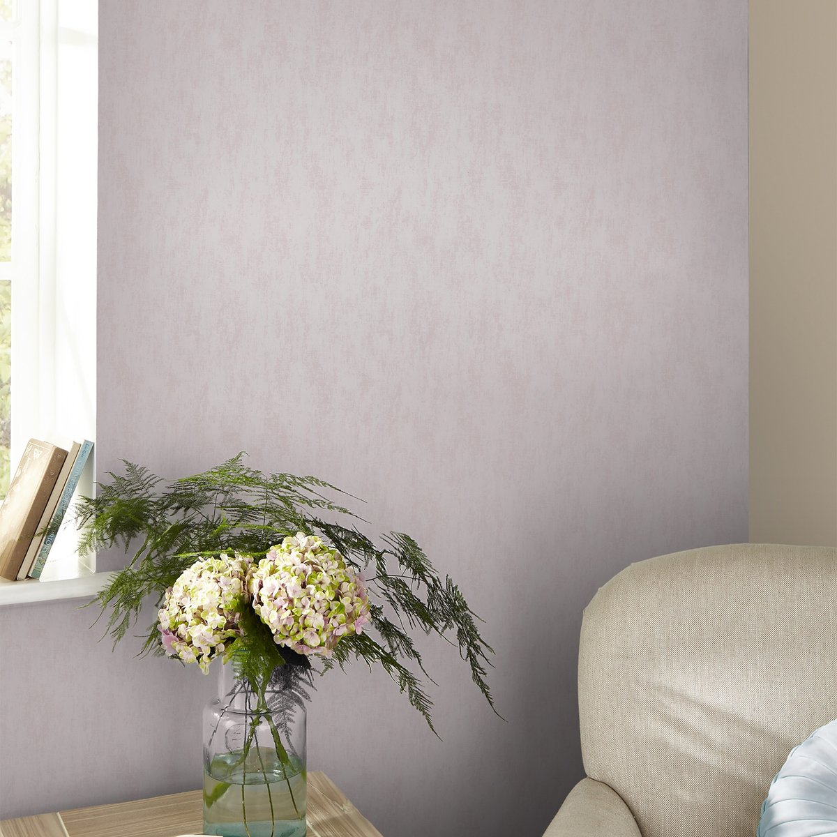 Papier peint effet mur patiné à l'aurore Whinfell rose et gris argenté, LAURA ASHLEY