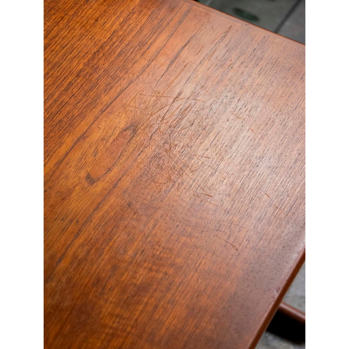 Table basse au style scandinave Donna N°1548 - Bon état bois foncé, DEBONGOUT