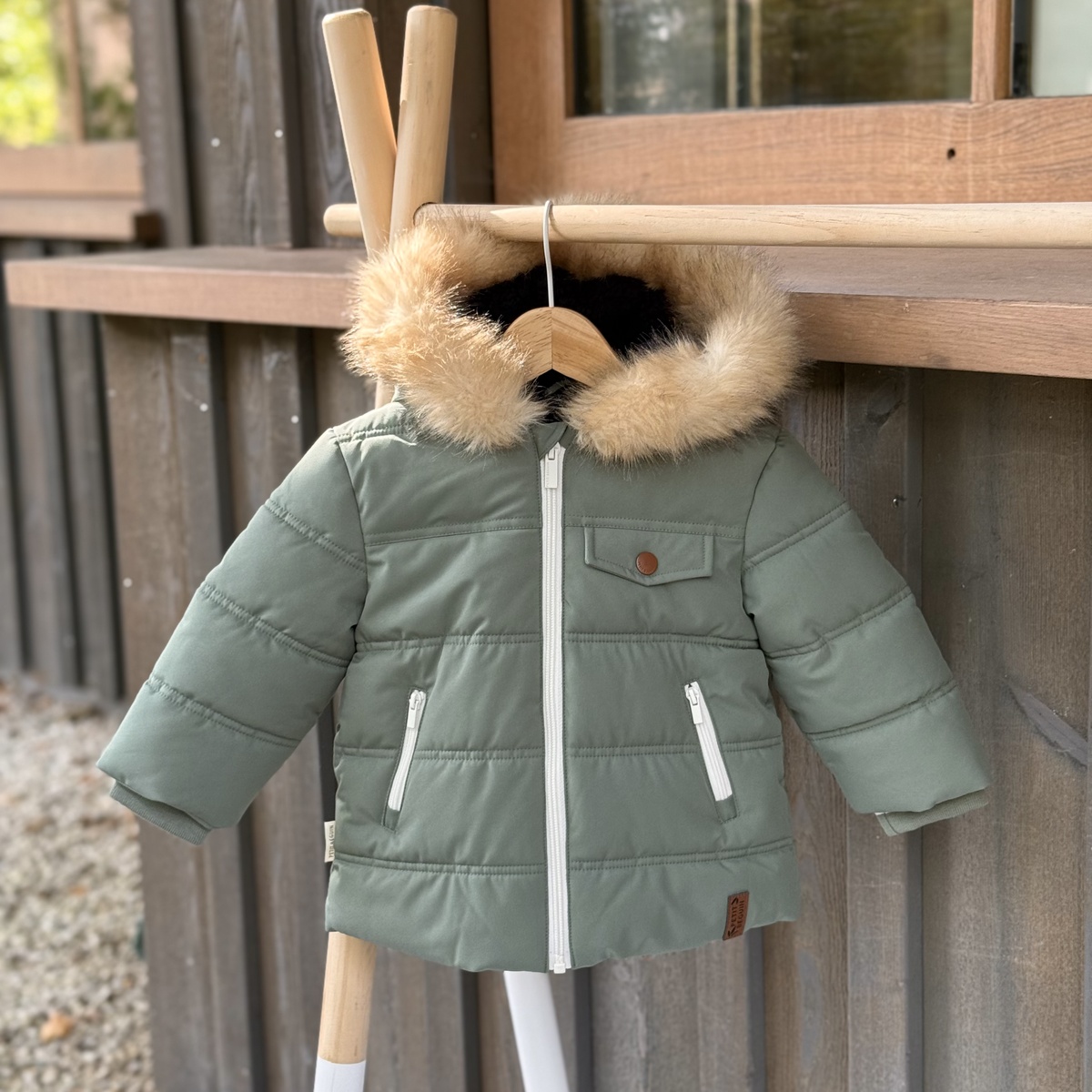 Doudoune enfant imperméable doublée sherpa avec capuche Anouk kaki, PETIT BEGUIN