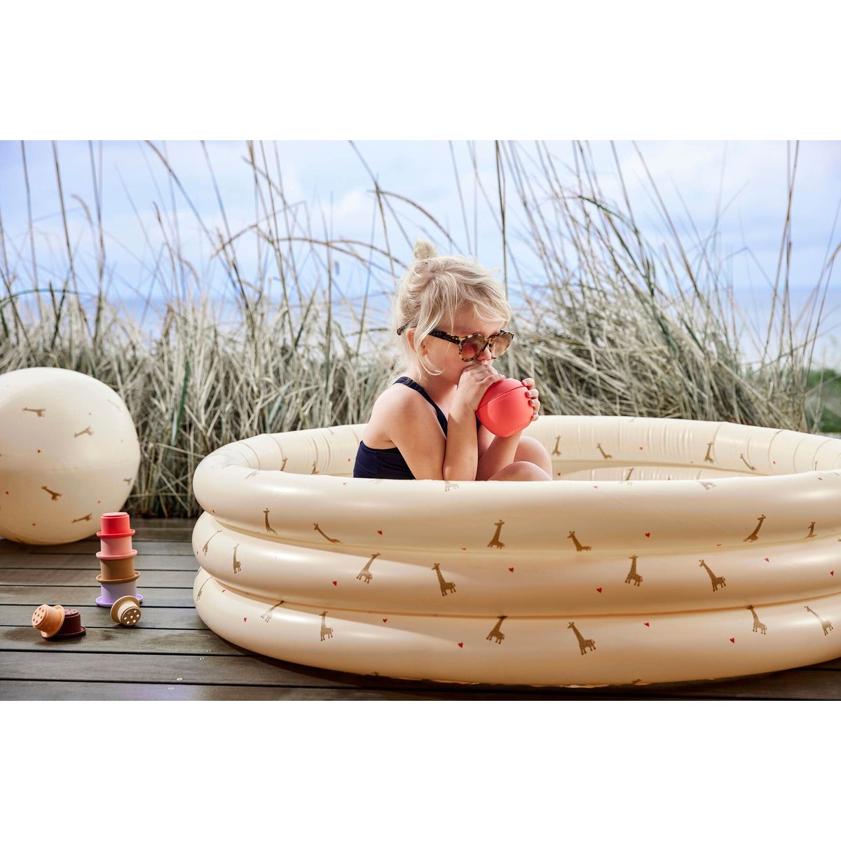 Tasse en silicone à thème alimentaire MINI rouge, OYOY LIVING DESIGN