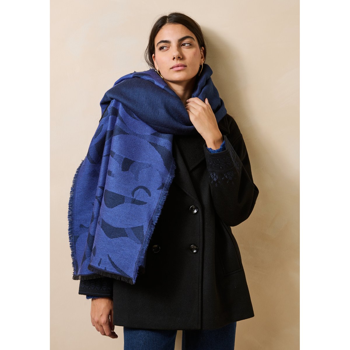 Écharpe motif floral bleu, LA FEE MARABOUTEE