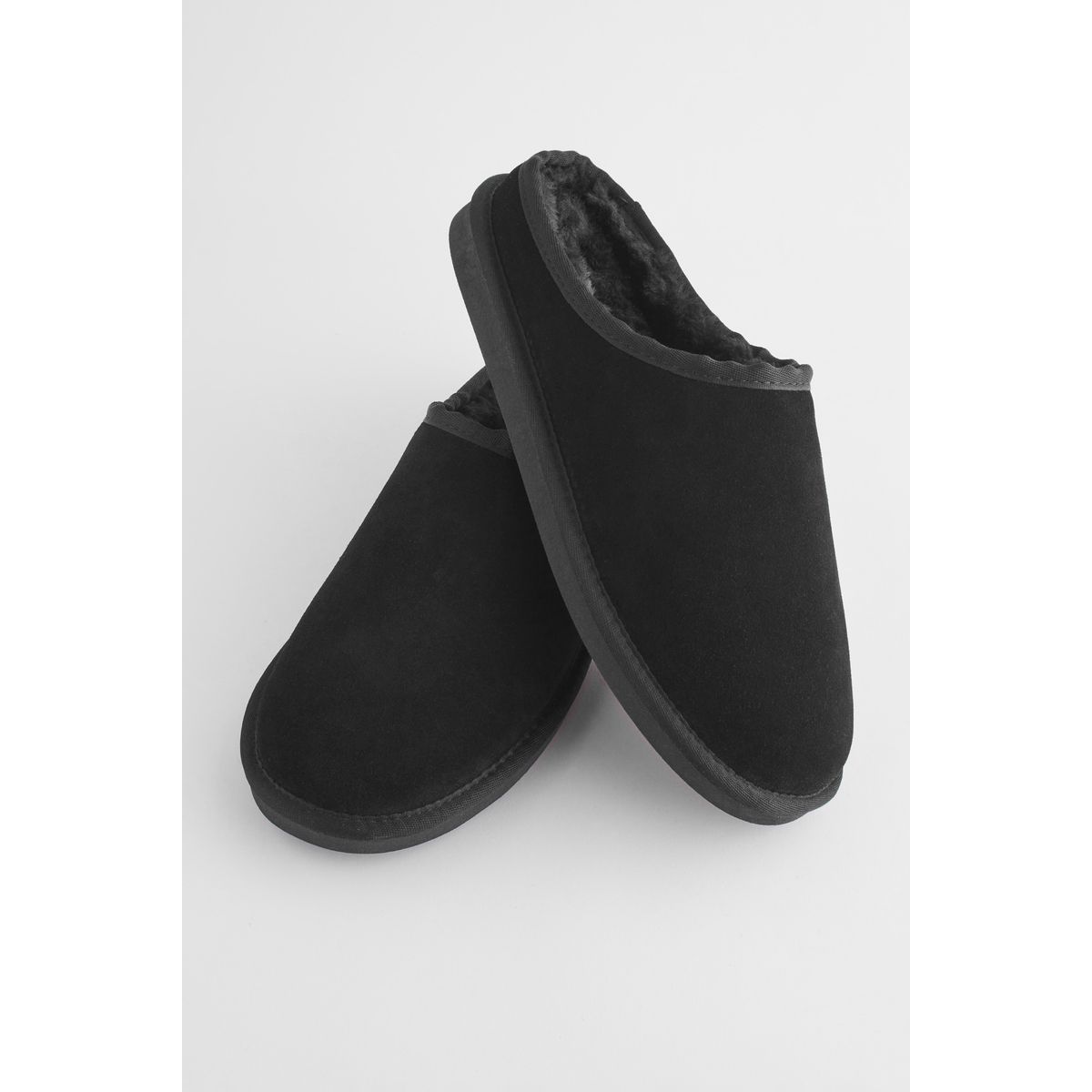 Chaussons mules en daim fourrés Signature noir, NEXT