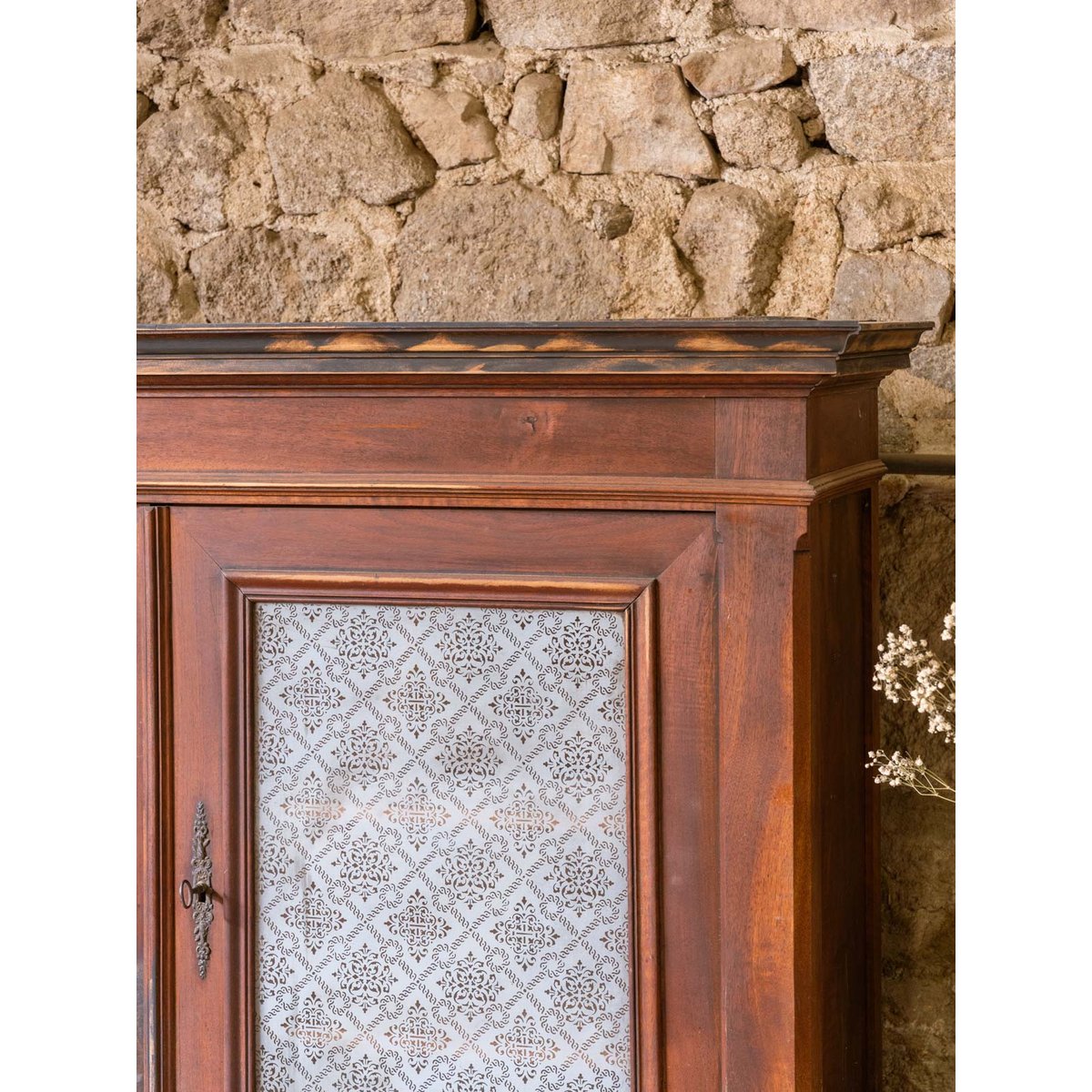 Buffet vitré en bois Gilbert N°1889 - Bon état bois foncé, DEBONGOUT