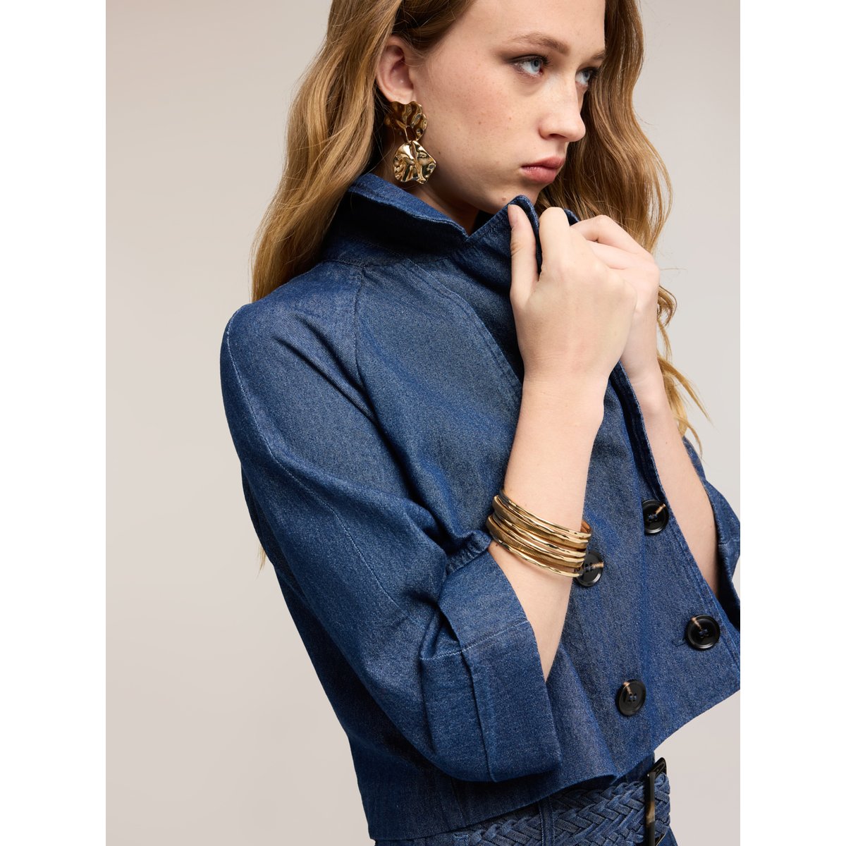Trench court double boutonnage bleu, MOTIVI