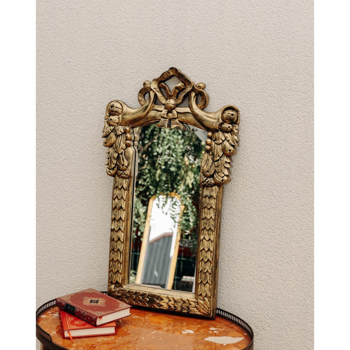 Miroir sculpté au cadre doré et sculptural Georges N°1275 - Bon état doré, DEBONGOUT