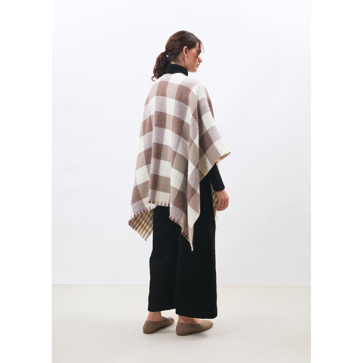 Poncho double face à carreaux off white/beige, HUMILITY