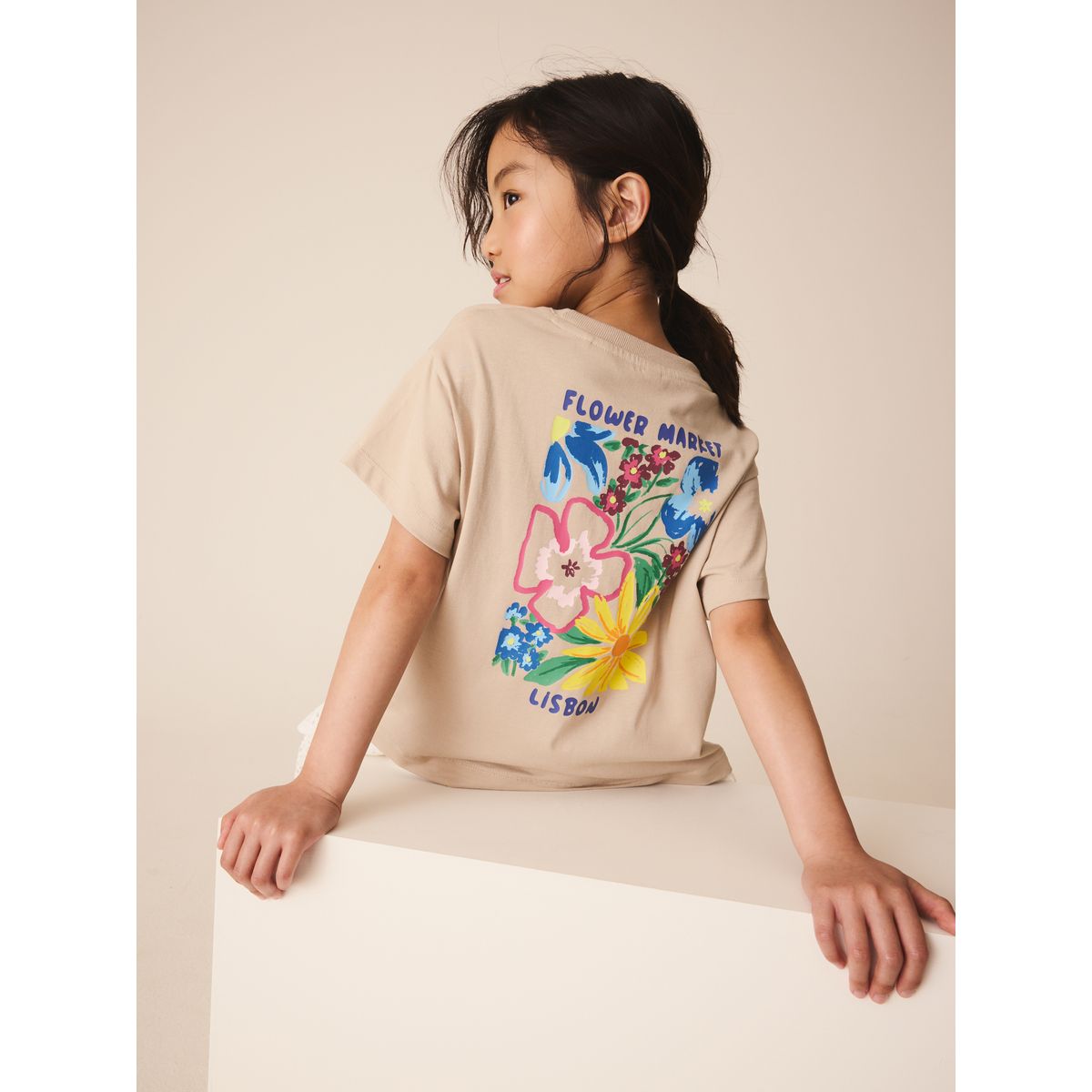 Robe t-shirt à ourlet brodé marron/naturel, NEXT