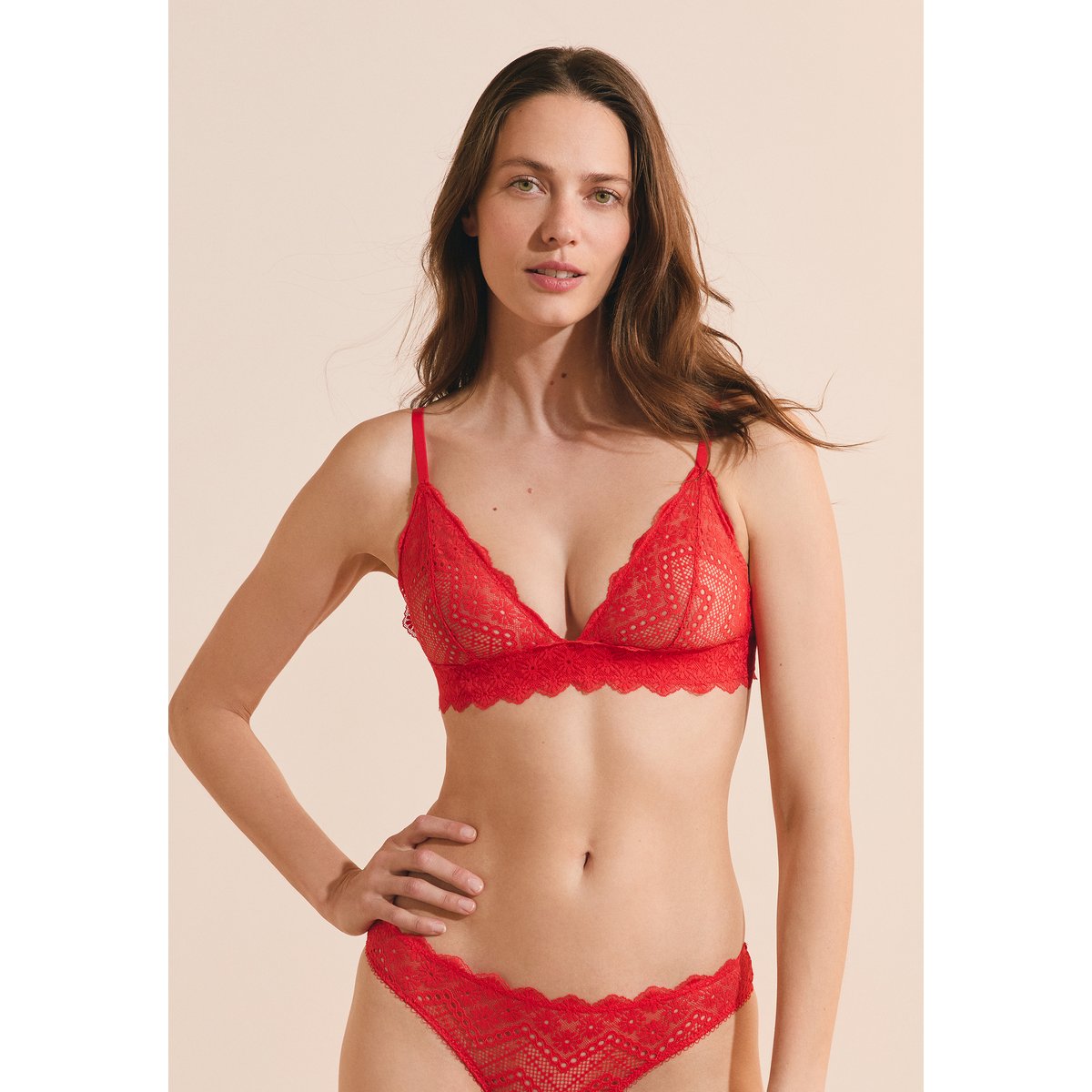 Soutien-gorge N.8 - Le triangle sans armatures en dentelle ECLIPSE rouge, ETAM