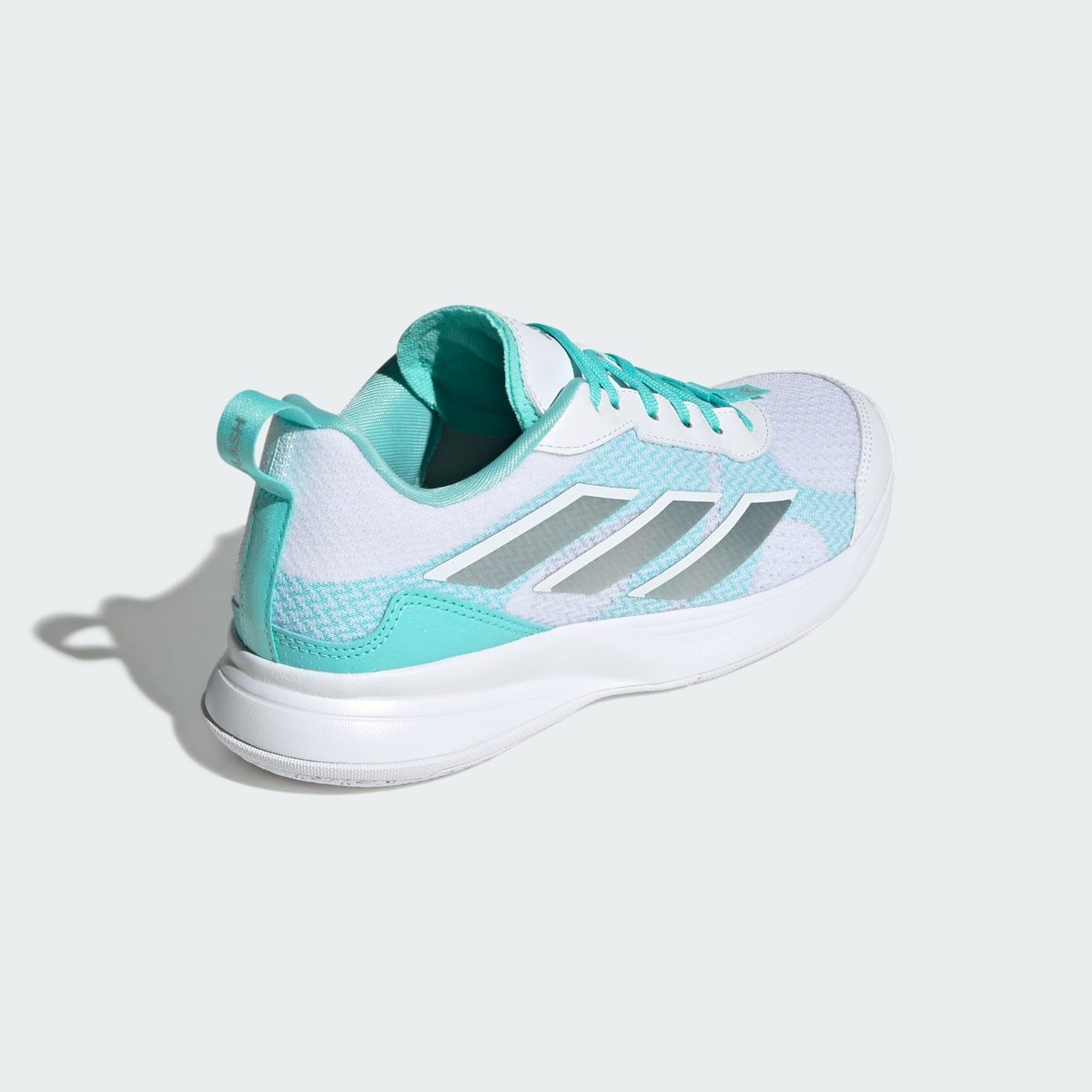 Chaussure De Tennis Basse Avaflash Chaussure De Tennis Basse Avaflash cloud white / silver metallic / flash aqua, adidas Performance
