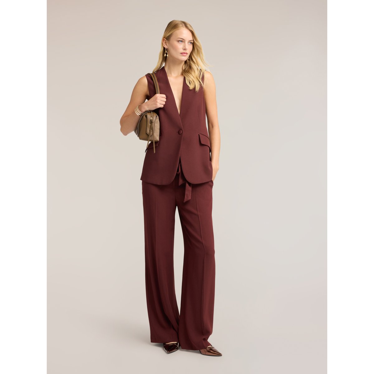 Gilet avec décolleté en V profond marron, MOTIVI
