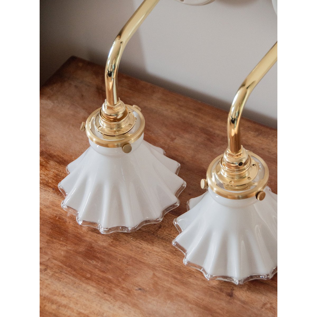 Paire d'appliques Suzette N°16 - Bon état blanc, DEBONGOUT