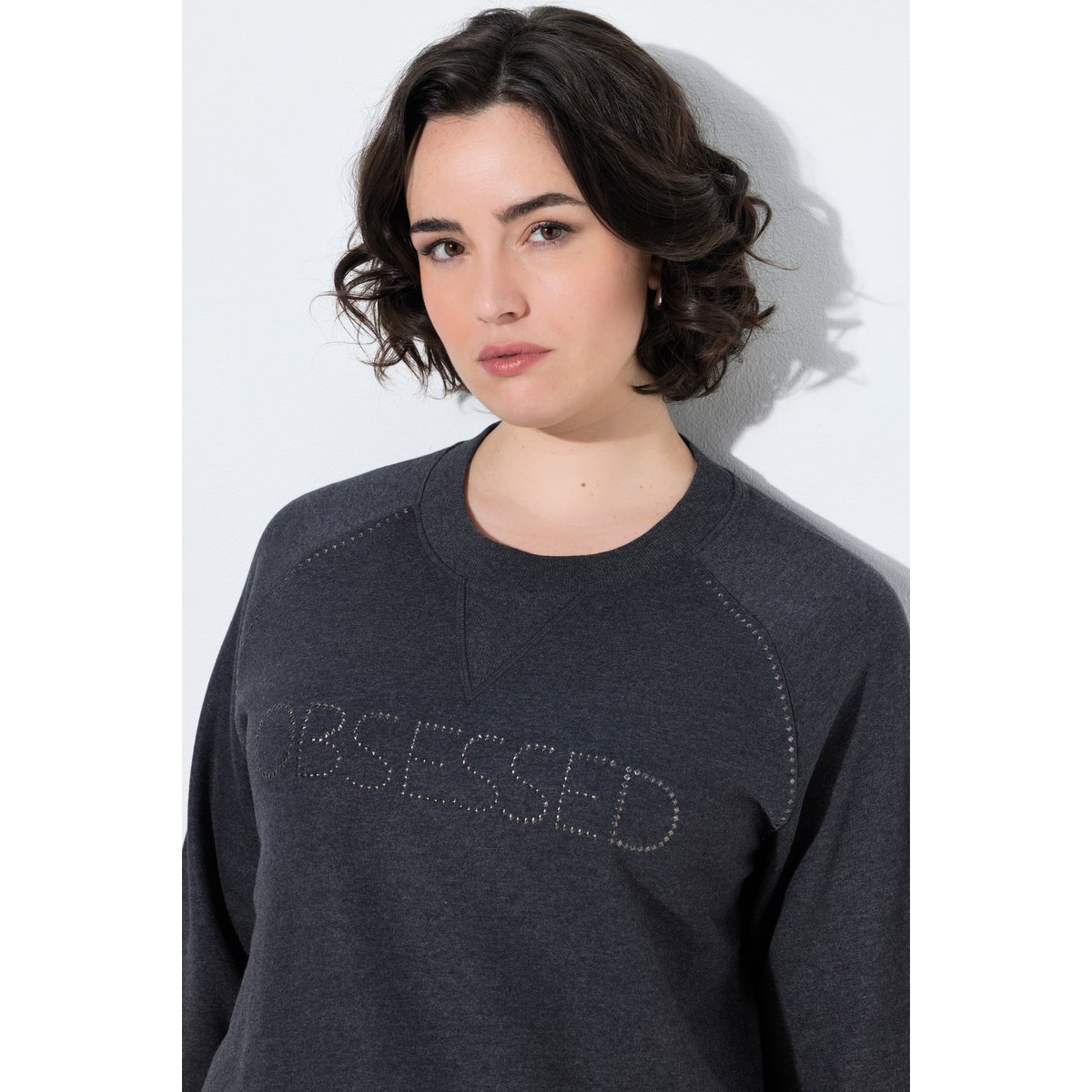 Sweat-shirt avec rivets fantaisie chiné gris foncé, ULLA POPKEN