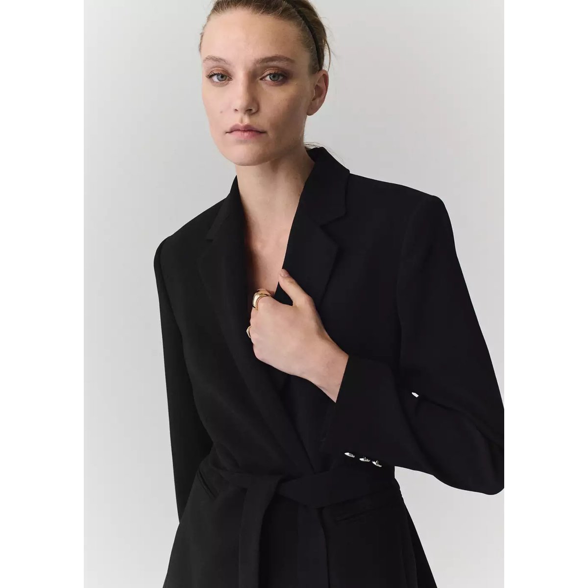 Blazer de costume croisé avec ceinture noir, MANGO