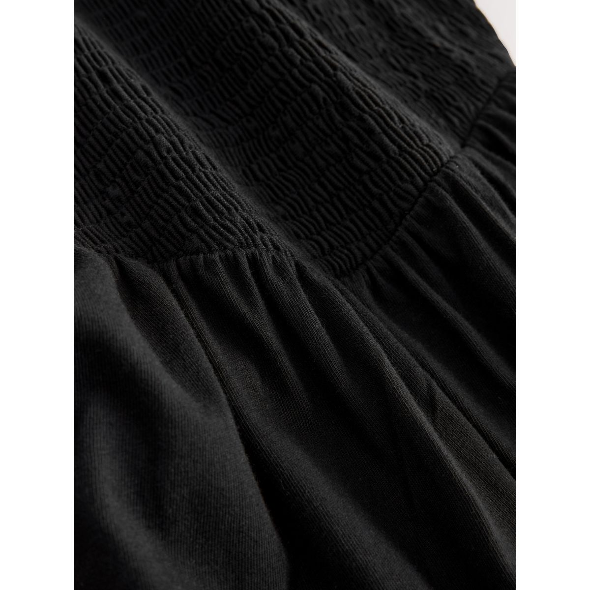 Robe mi-longue froncée en jersey à mancherons noir, NEXT