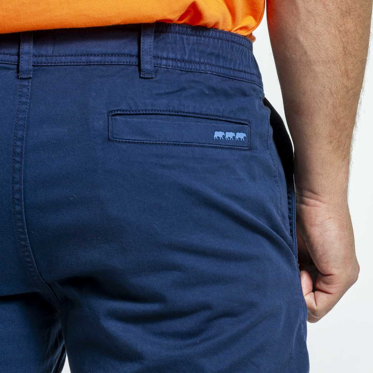 Bermuda chino bleu marine, MISE AU GREEN