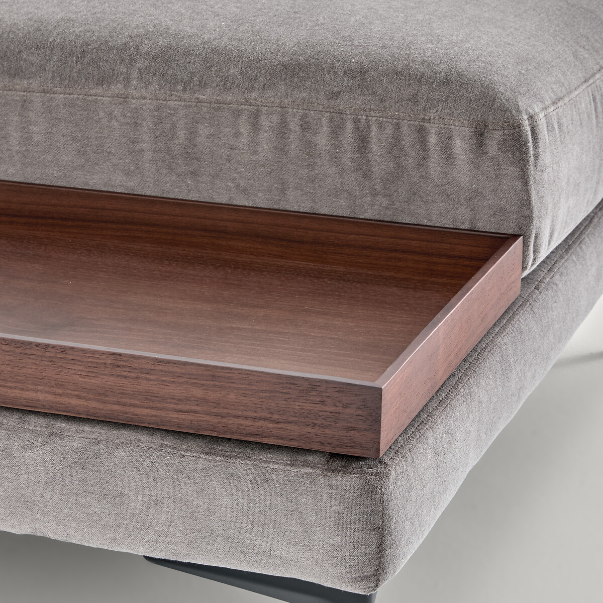 Repose-pieds avec plateau, en velours stone, MODERNISTE gris souris, EMMANUEL GALLINA X AM.PM